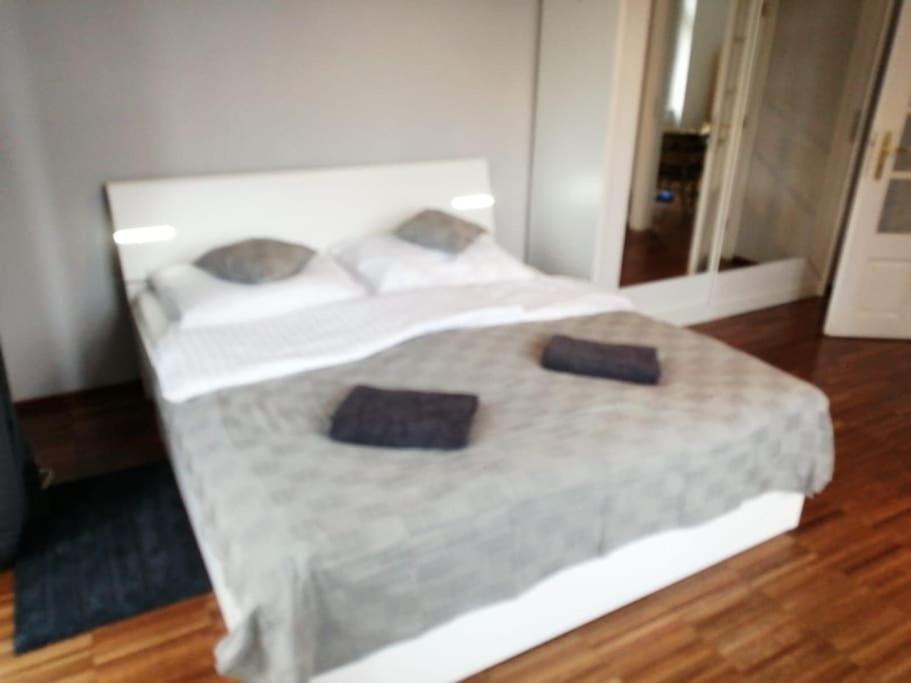 2 Bedrooms Close Vysehrad - Congress Centrum Apartamento *