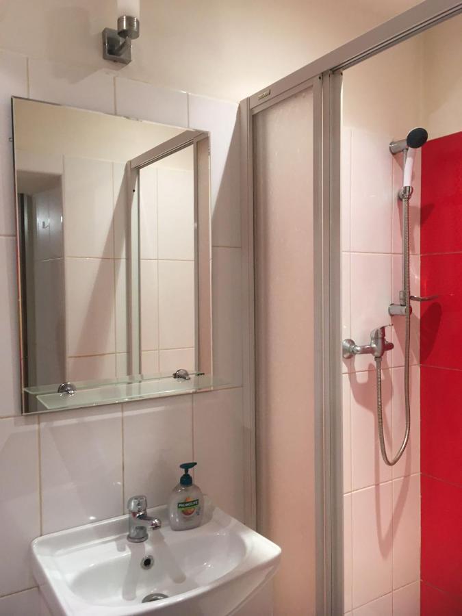 Basement In The City Center!! Apartamento Praga