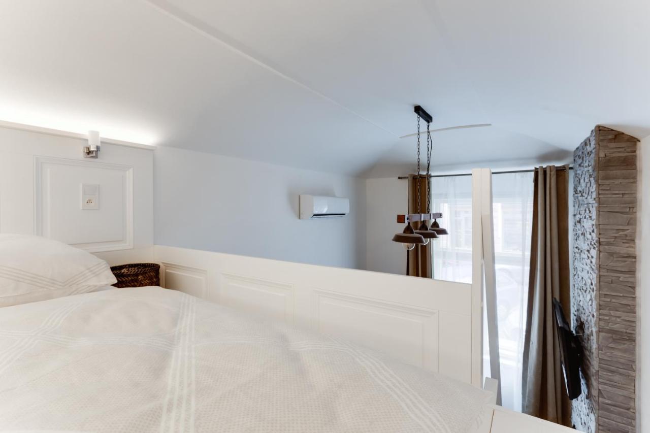 Dream Duplex On Riverside Daire *