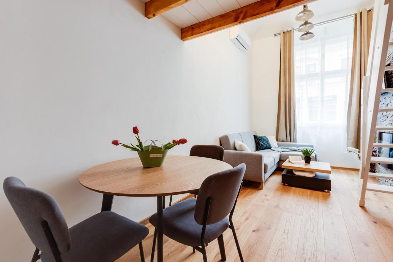Daire Dream Duplex On Riverside *