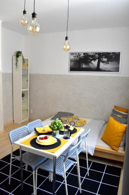 Romantic Bijou Near Old Town! Apartamento