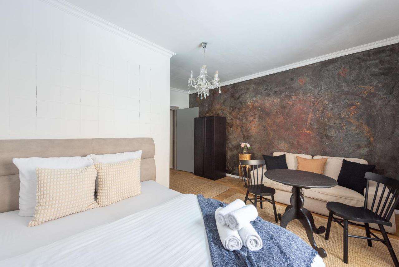 Apartment Crystal