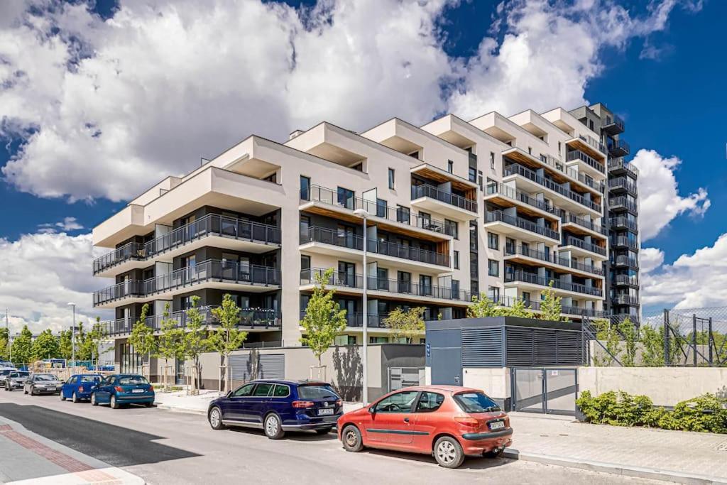 The Dante - Family And Friends Apartments, Free Parking Apartment
