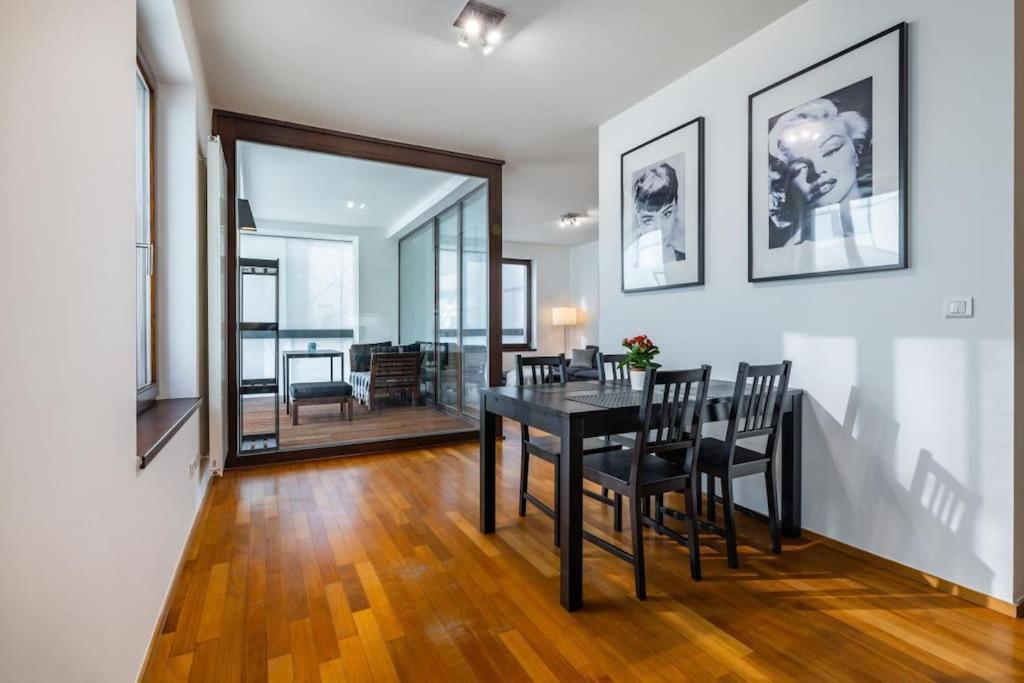 Modern Spacious Flat With A Terrace And A Parking Prague