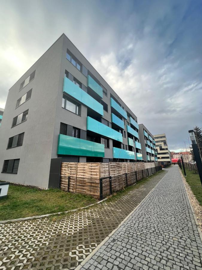White Pearl With Parking In Holesovice Daire *