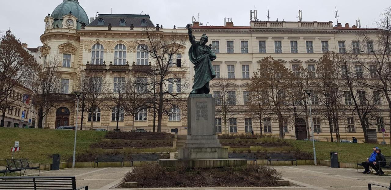 Apartment Comfortable Great Location Close To Center Prag