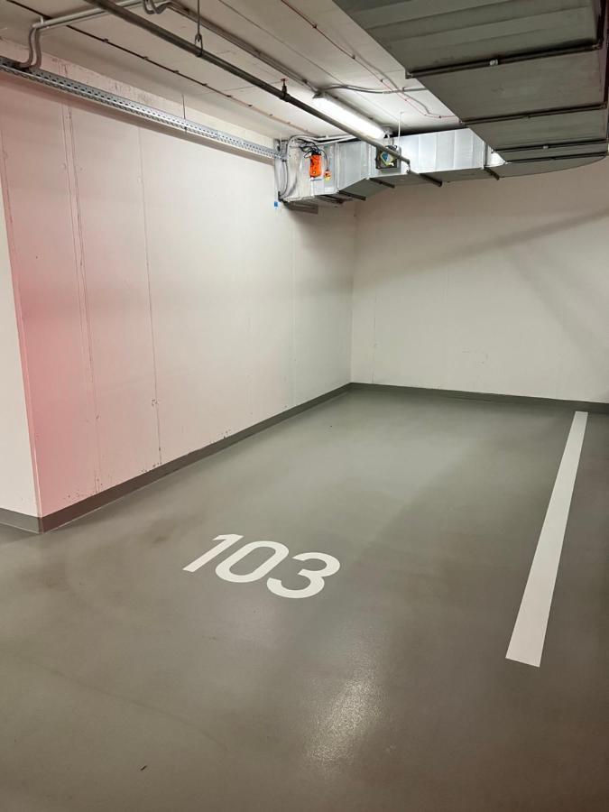 Daire White Pearl With Parking In Holesovice *