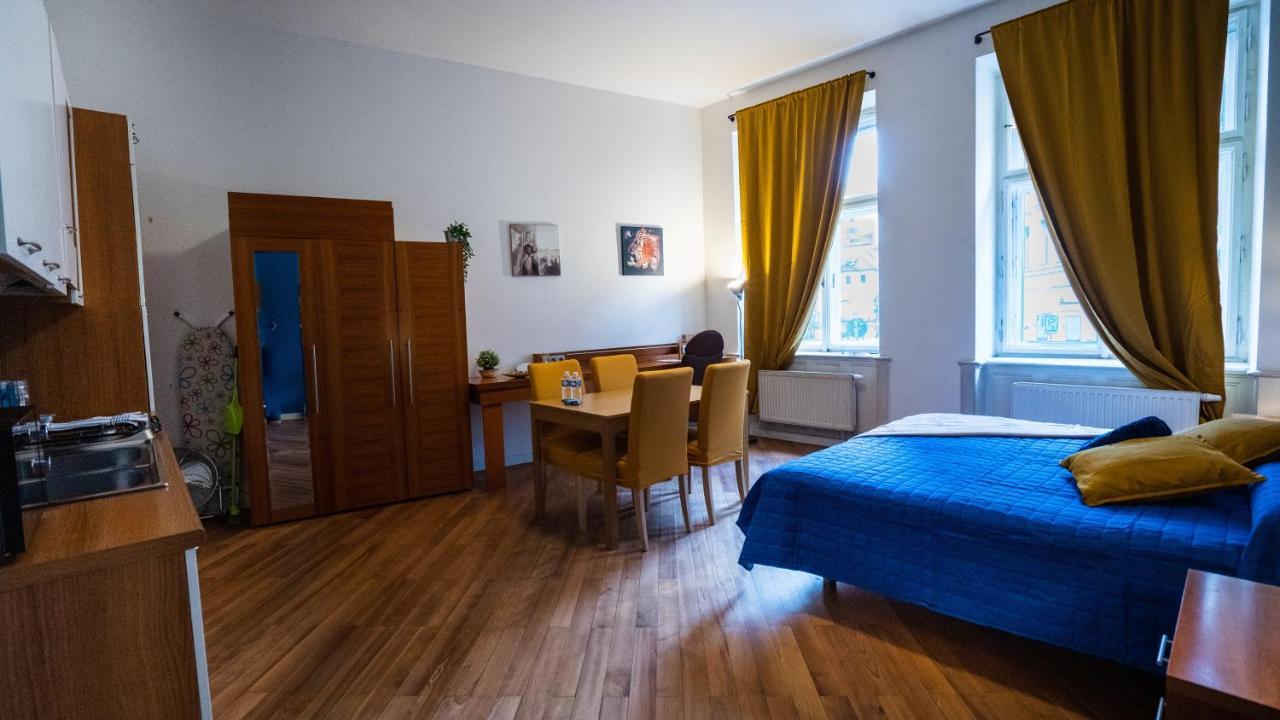 Nux Old Town Square Masna Daire *