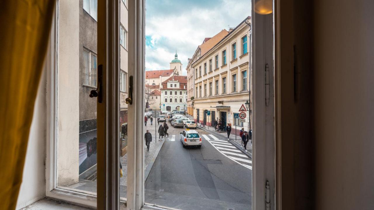 Nux Old Town Square Masna Daire