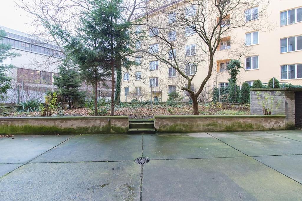 Appartement Cozy Basement Flat, Skyshowtime, 3 Minutes To Center Prague