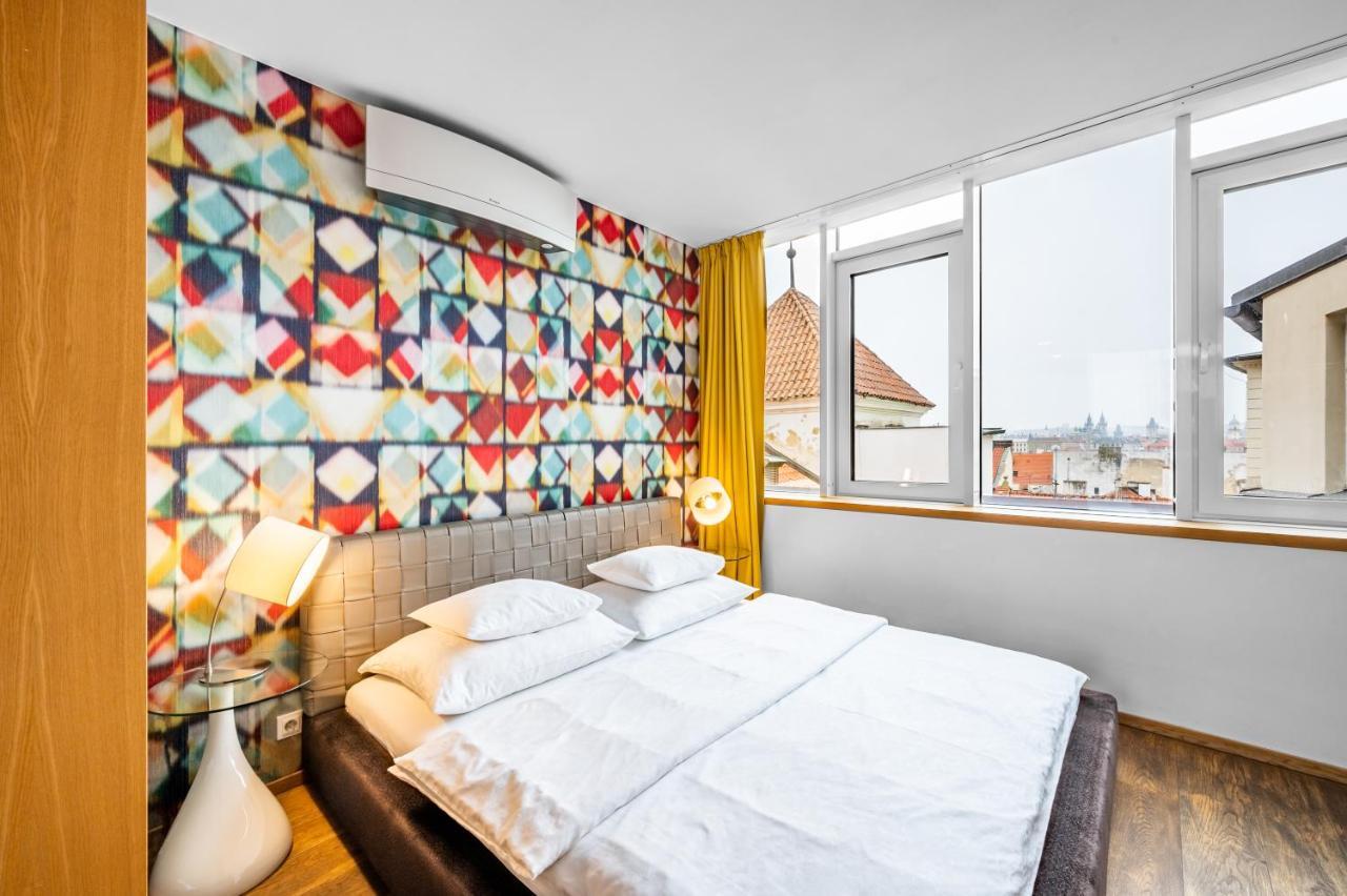 Apart Otel Malostranska 4*