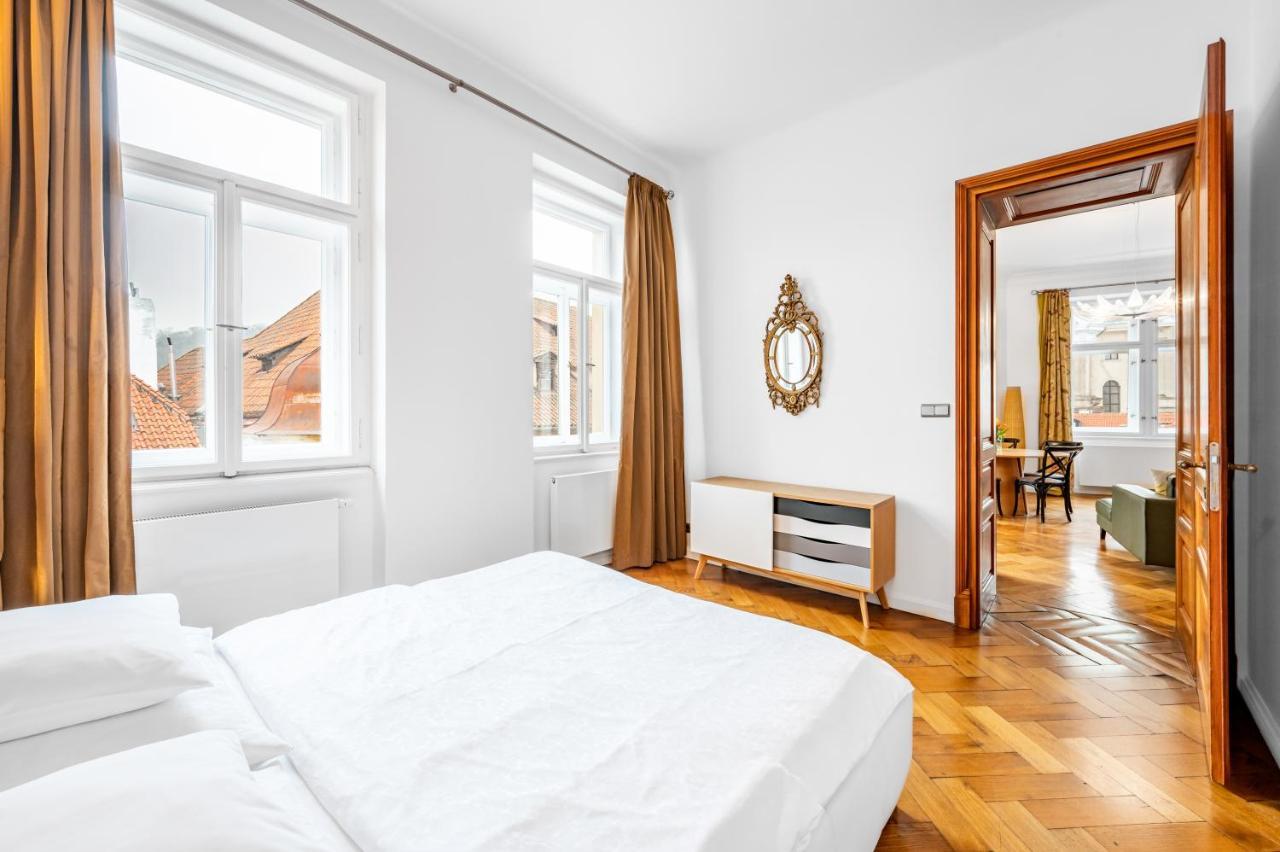 Malostranska 4*