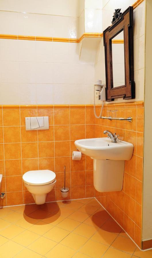U Zlateho Jelena Hotel