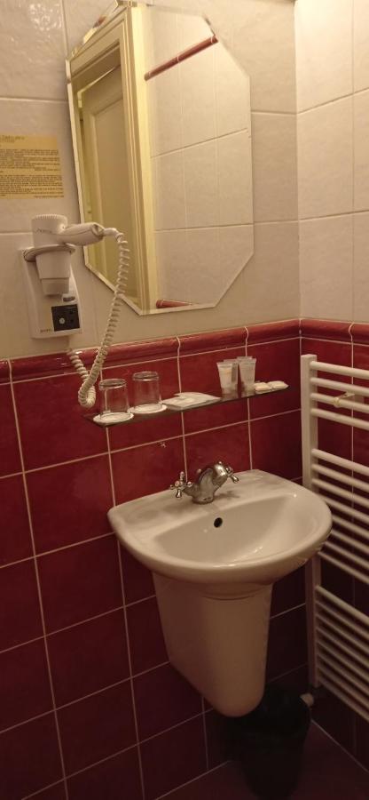 U Zlateho Jelena Hotel