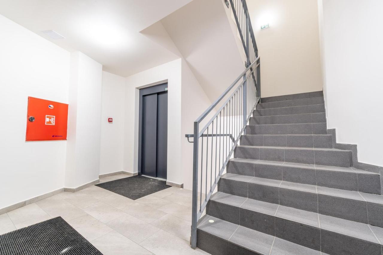 Brand New #62 With Free Secure Parking In The Center Apartment Prague