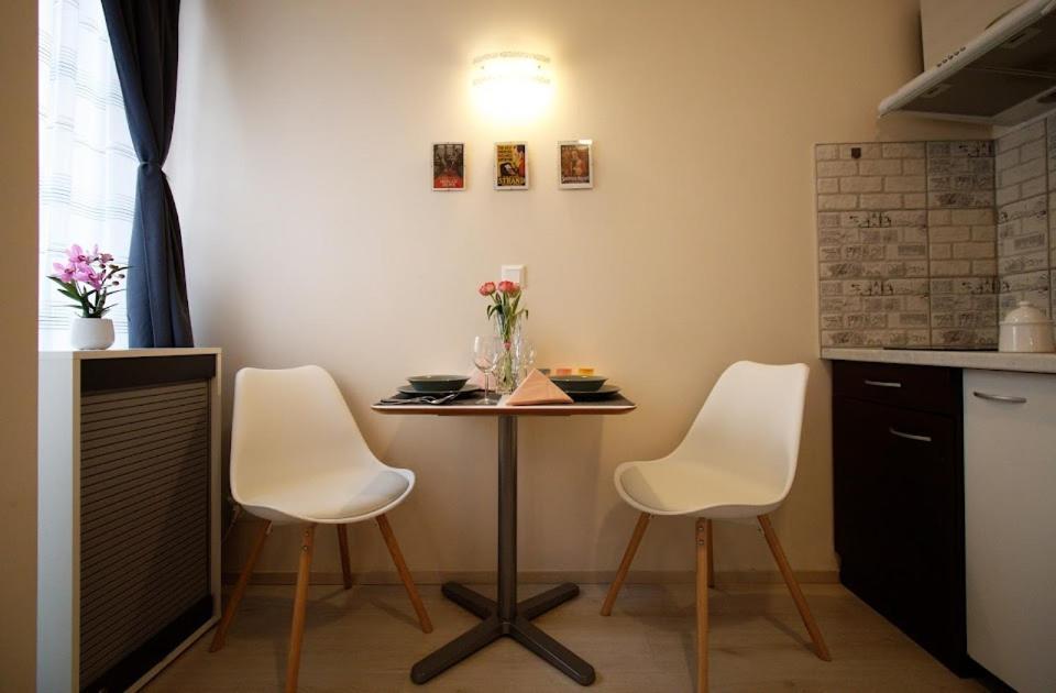 Apartment Cosy Studio, 15min To Old Centre, Self-check In, Free Wifi, Welcome Drink! *