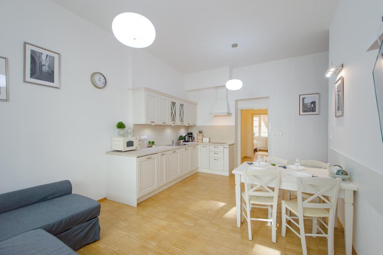 Apartment Modern Charvatova Prag