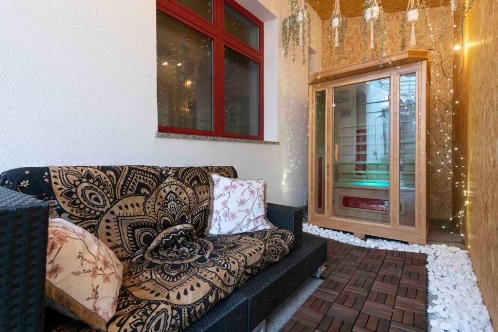 Apartment Miami Lovely Romantic Garden With Whirlpool Prague