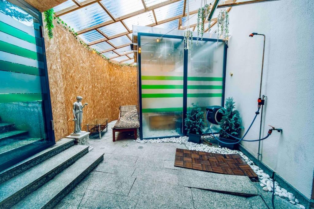 Miami Lovely Romantic Garden With Whirlpool *