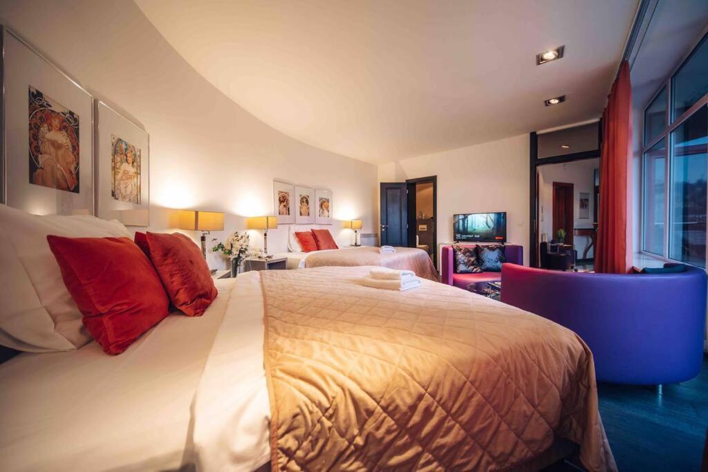 Miami Lovely Romantic Garden With Whirlpool * Prague