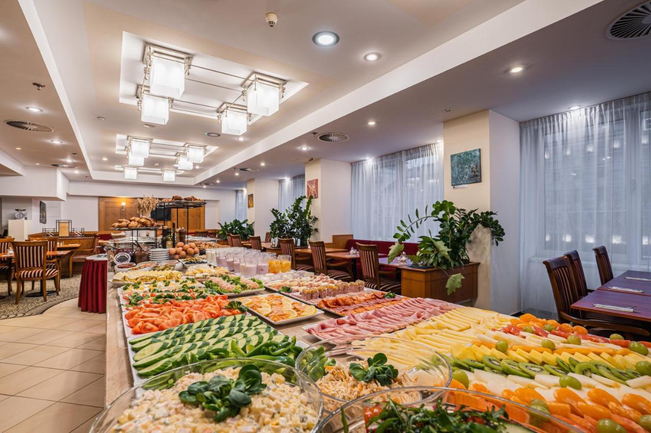 Ramada Centre 4* Prague