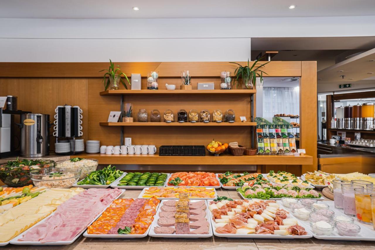 Hotel Ramada Centre 4*