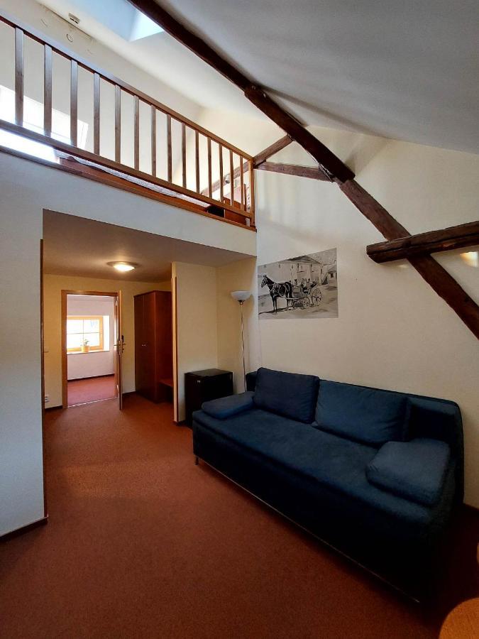 čertousy Hotel