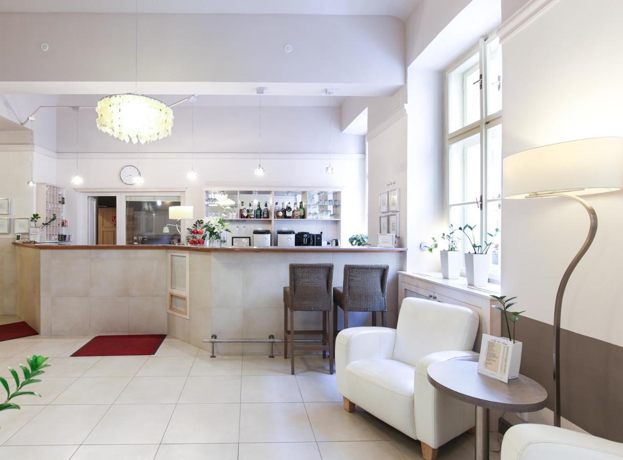 Unitas Hotel 3*
