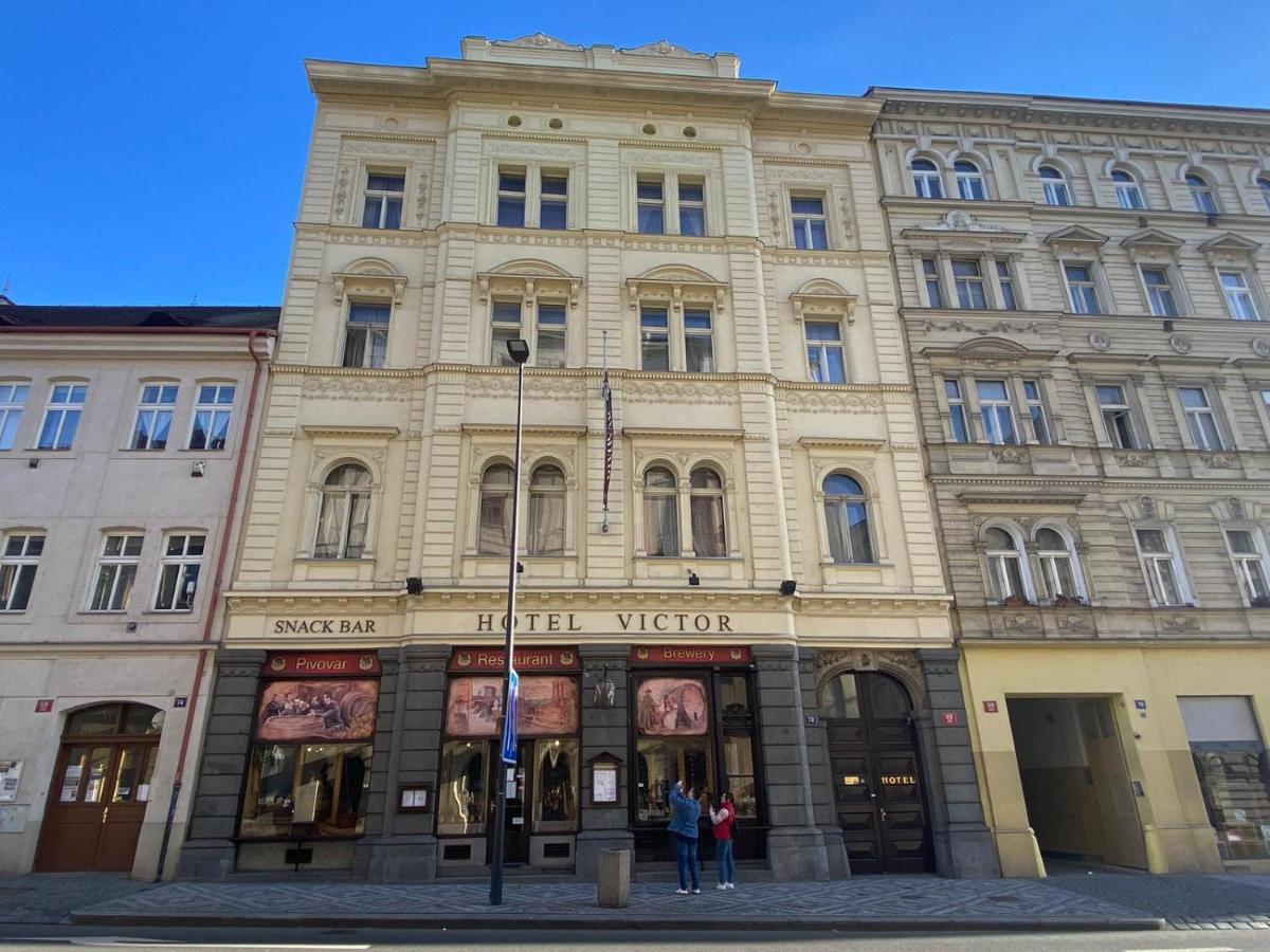 Victor Hotel