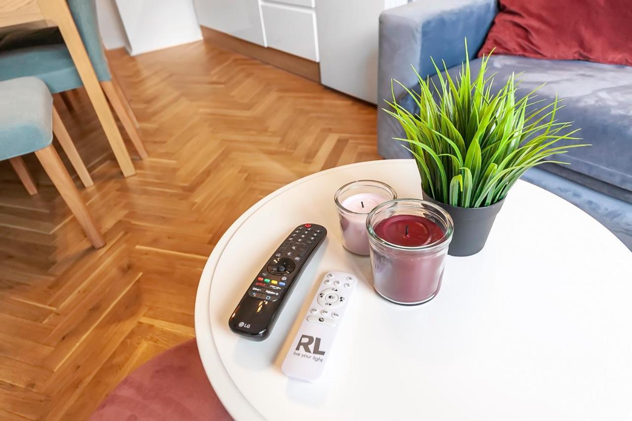 Popular Location / Street View / 4 Ppl / Netflix Apartment