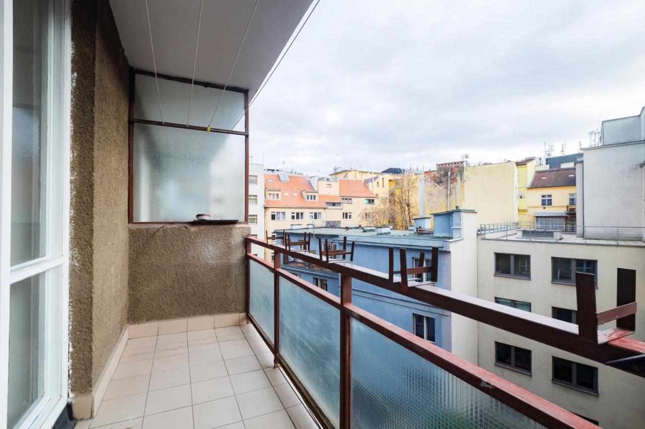 Apartment Quiet & Cozy Apartment/ Balcony / Popular Location *