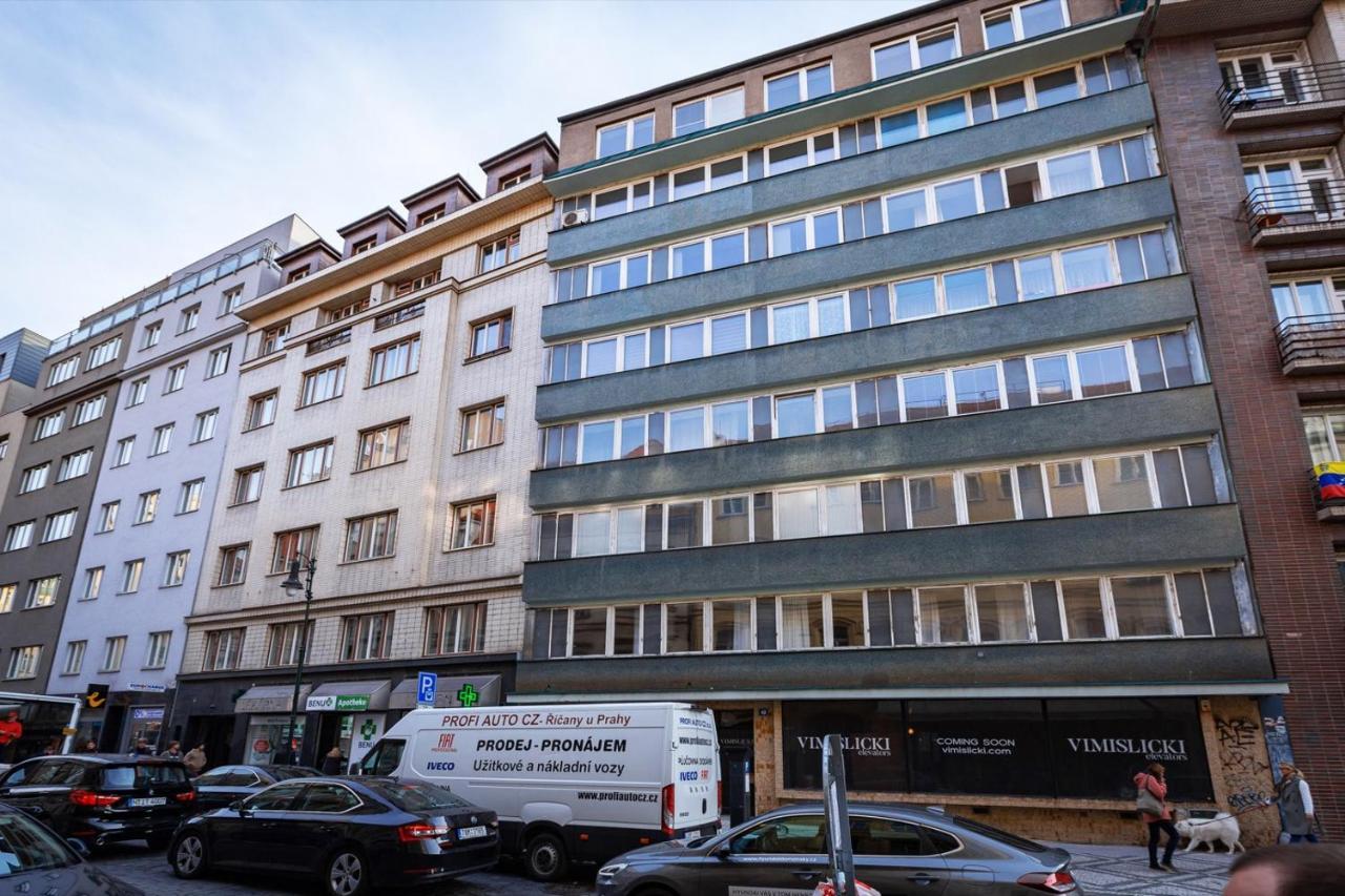 Quiet & Cozy Apartment/ Balcony / Popular Location * Prague