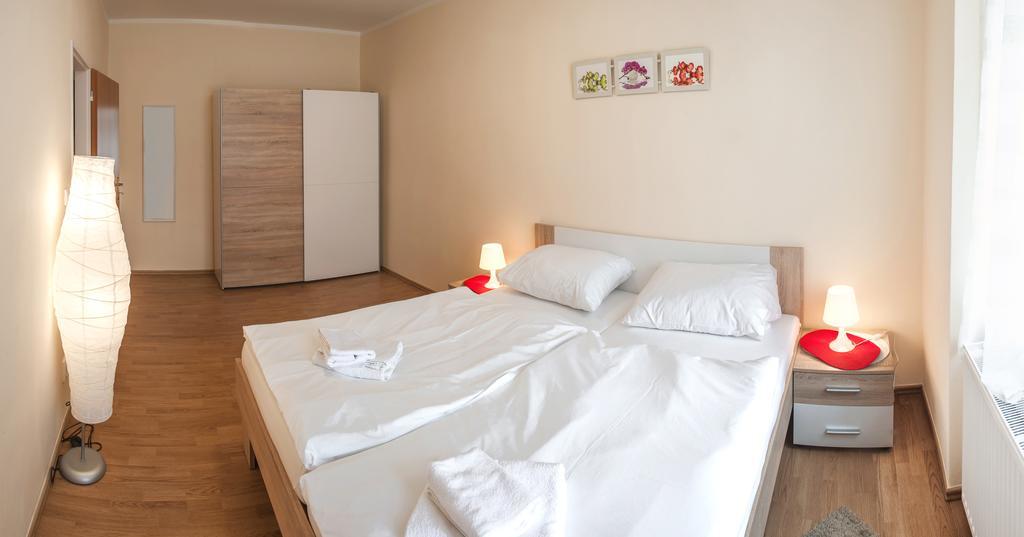 New Luxury * Prague