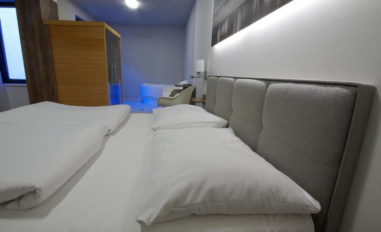 Hotel Adeba