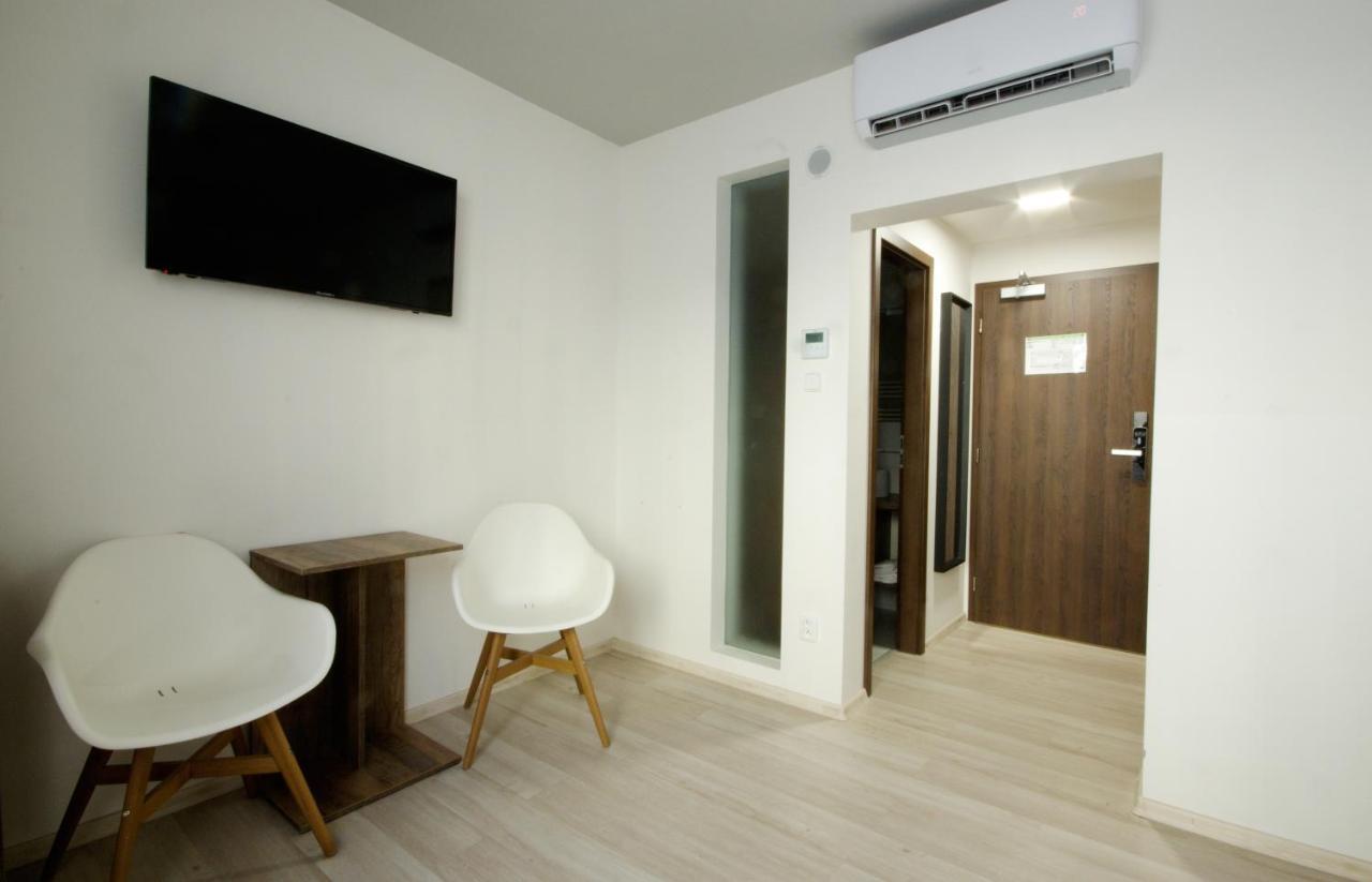 Hotel Adeba 3*