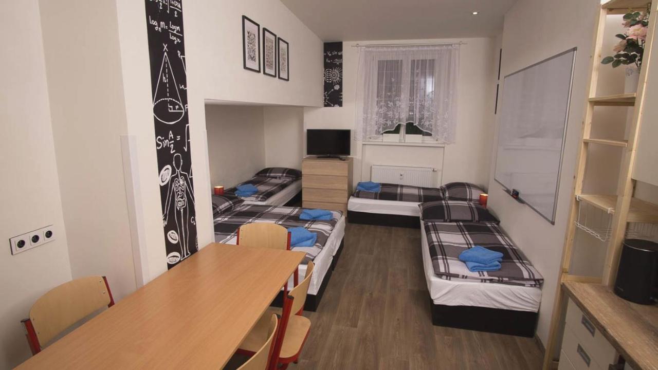 School - Your Unique Place In By Metro Vysehrad Apartment Prague