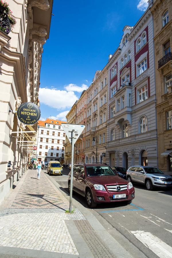 Large 3 Bdr In The Heart Of