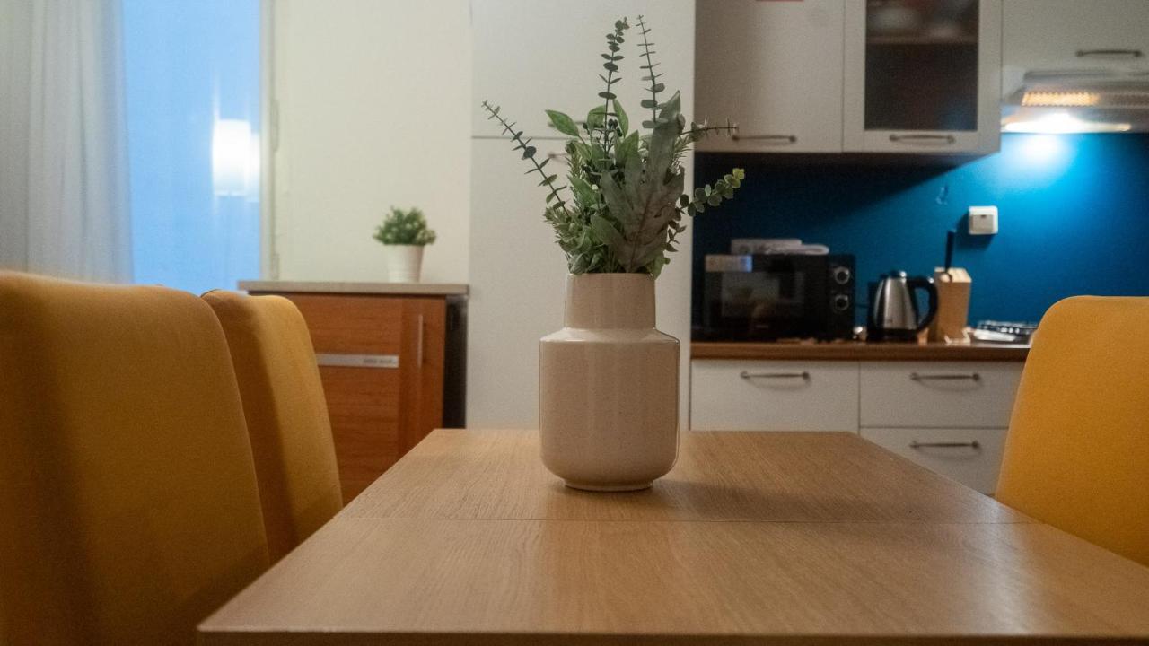 Nux Old Town Square Masna Apartamento *