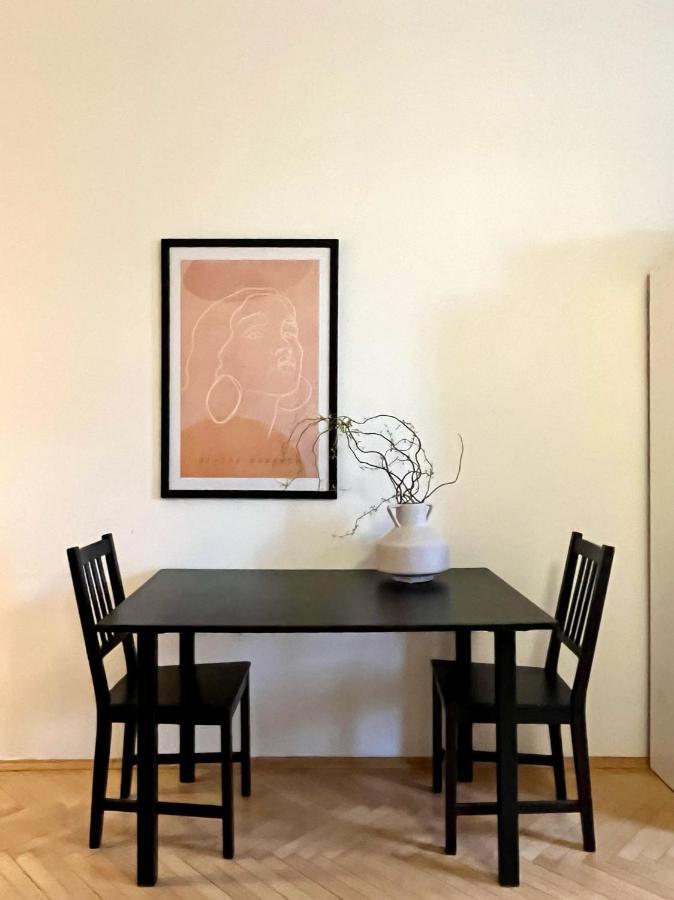 One Bedroom Close To Castle Daire Prag
