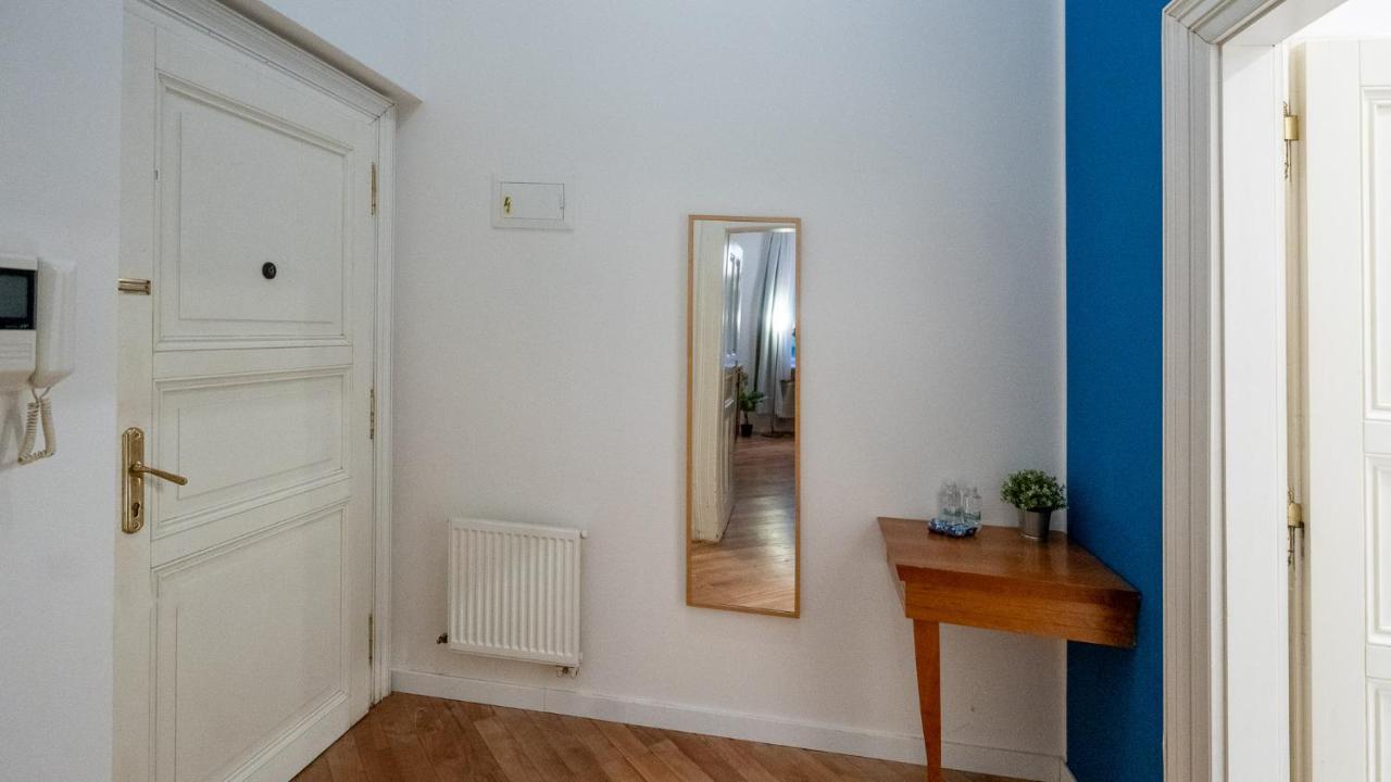 Nux Old Town Square Masna Apartamento *