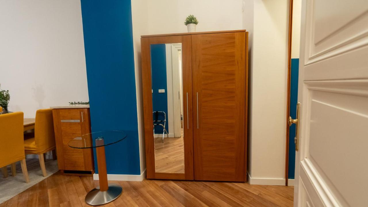 Nux Old Town Square Masna Apartamento *