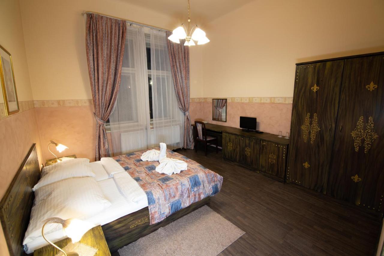 Hotel Victor