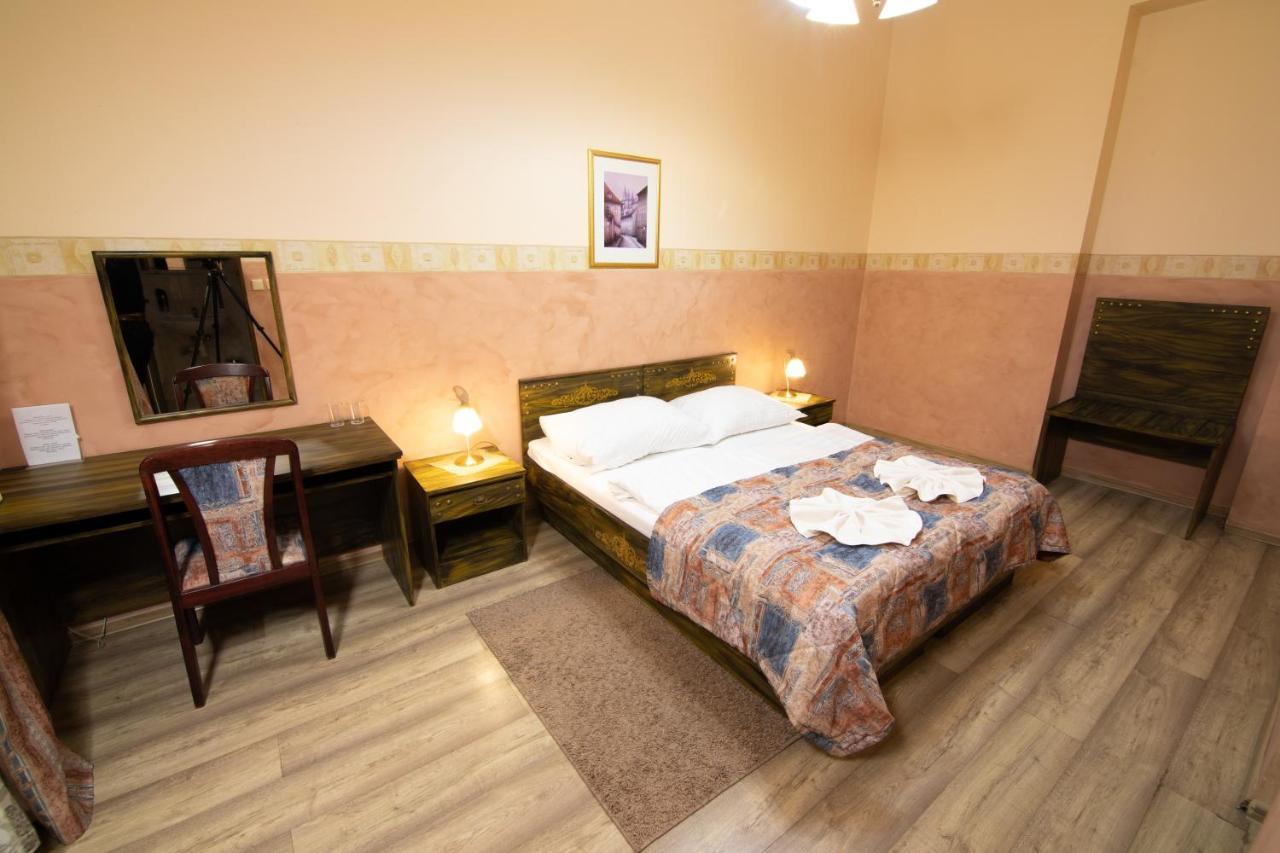 Hotel Victor 3*
