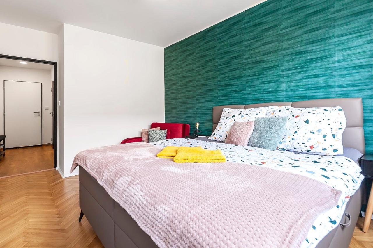 Apartment Popular Location / Street View / 4 Ppl / Netflix *