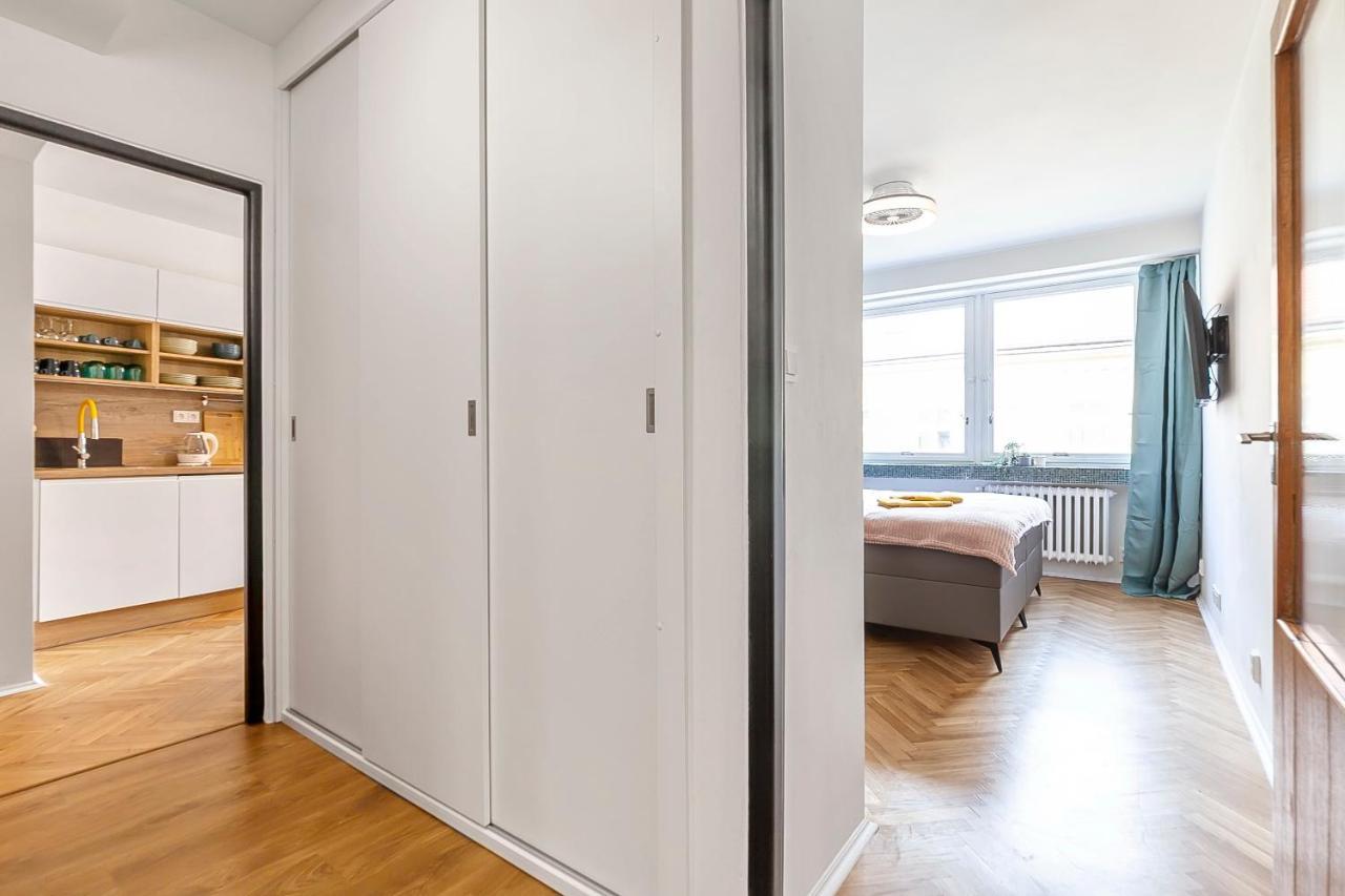 Apartment Popular Location / Street View / 4 Ppl / Netflix