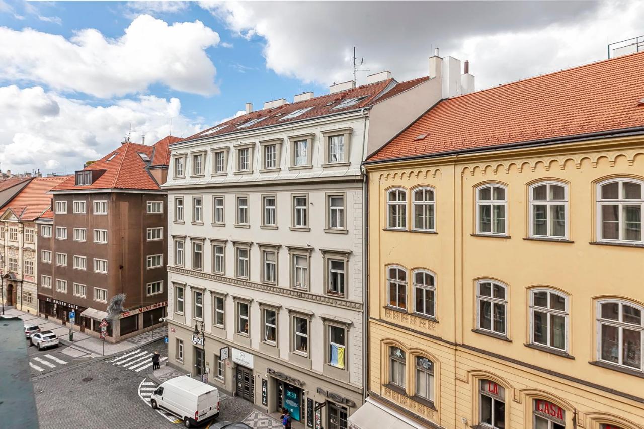 Popular Location / Street View / 4 Ppl / Netflix Apartment *