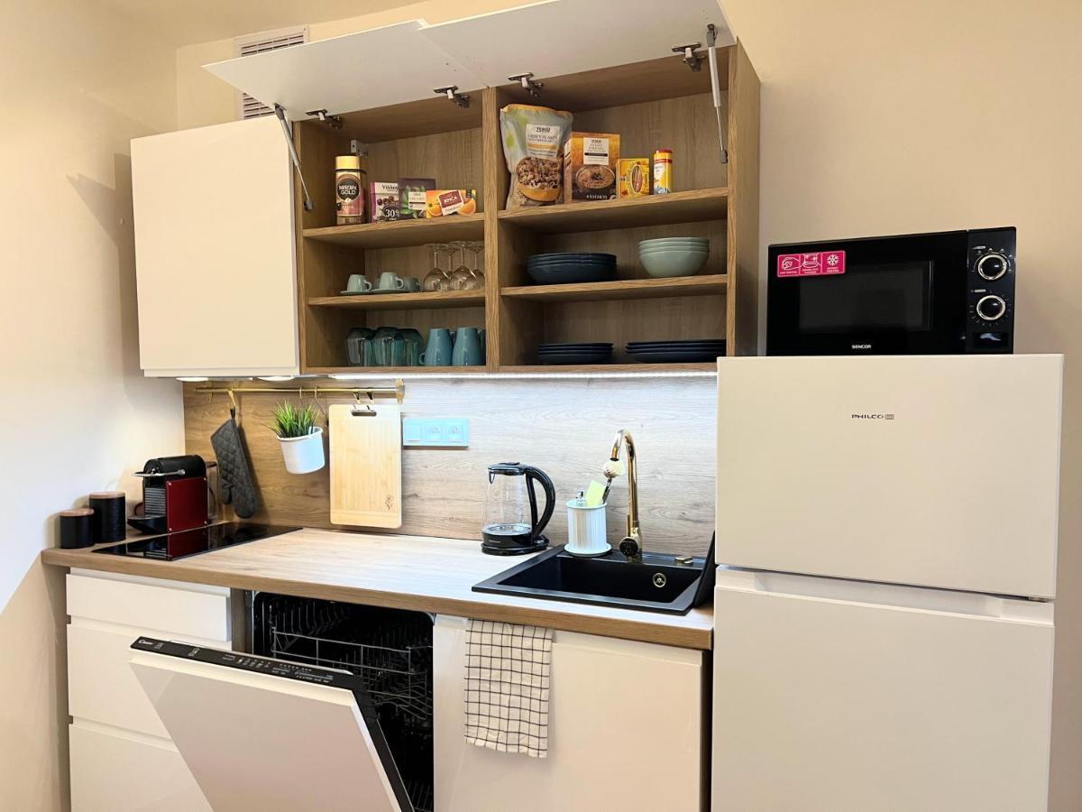 Quiet & Cozy Apartment/ Balcony / Popular Location * Prague