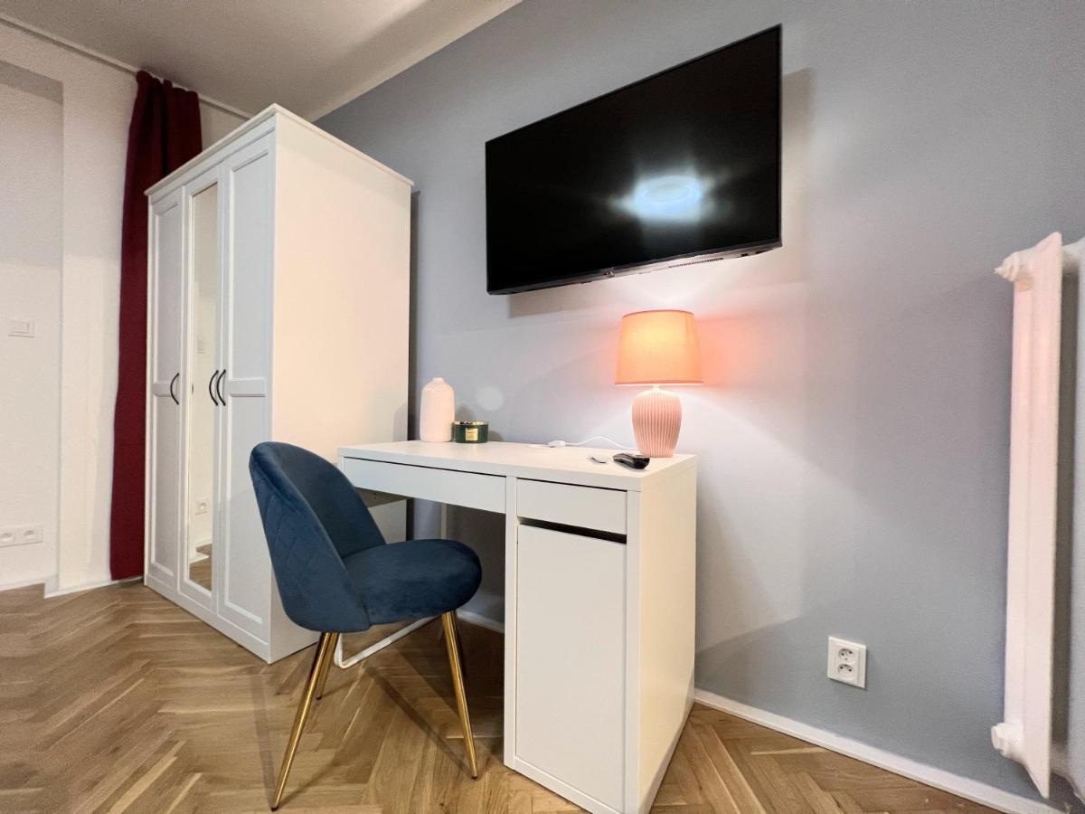 Quiet & Cozy Apartment/ Balcony / Popular Location Apartment Prague