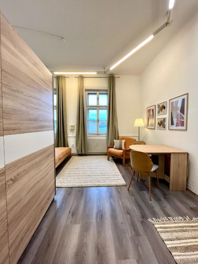 1 Bedroom Close To Palmovka * Prague