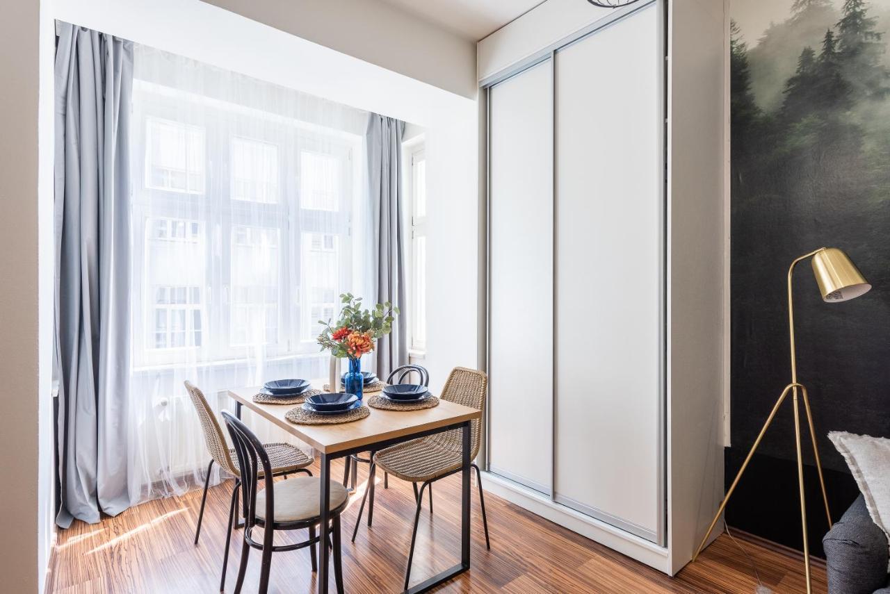 10 Min City Centre 5 People Apartment, Free Coffee Apartamento *